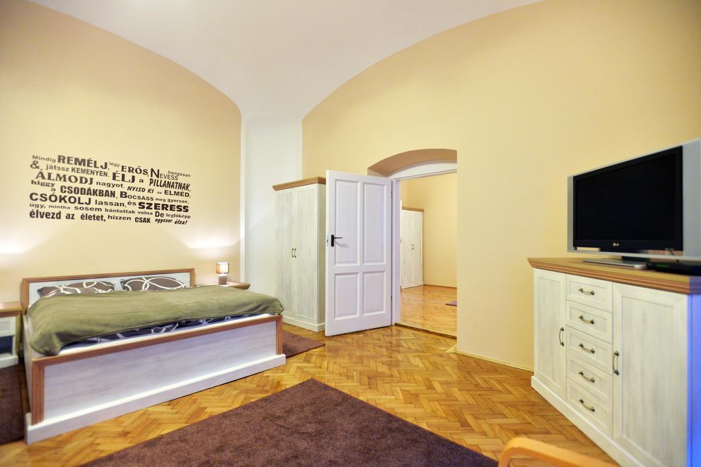 Főtér Apartman Eger Exterior foto